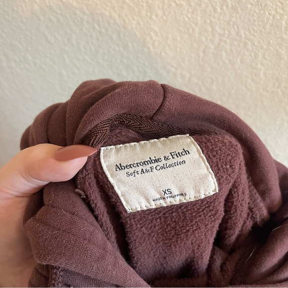 Abercrombie and Fitch Brown Hoodie Graphic Sweatshirt Oversized Womens Size XS - Picture 5 of 7